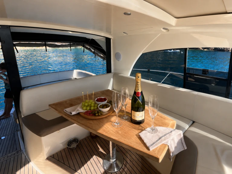 Yacht charter Toulon - Jeanneau Prestige 440 S on SamBoat