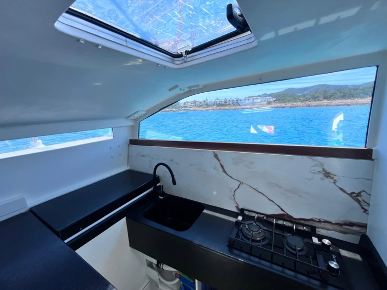Hire Catamaran with or without skipper Multicap-Caraibes Es Jondal