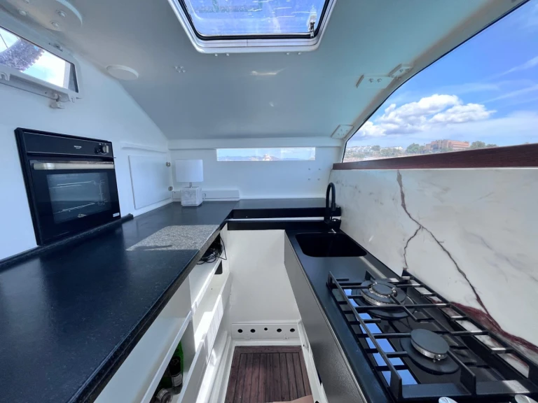 Catamaran to hire Es Jondal at the best price