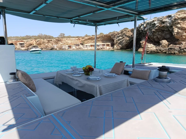 Hire Catamaran Multicap-Caraibes with a boat licence