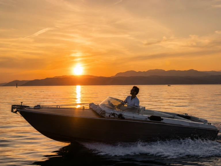 Motorboat hire in Sirmione - Ilver JUNIOR 22