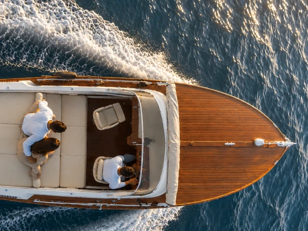Hire Motorboat Ilver with a boat licence