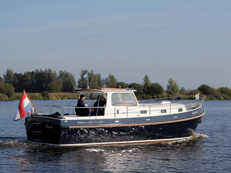 Yacht hire Gaastmeer cheap 900