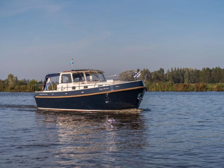 Charter a Nautica 900 in Gaastmeer on Samboat
