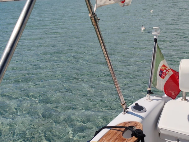 Hire a Sessa Marine Key Largo 25 Carloforte