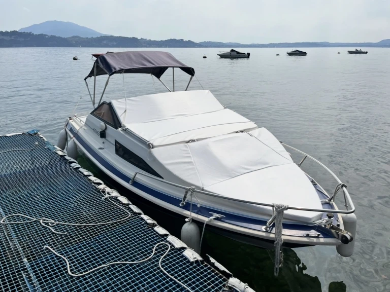Hire Motorboat with or without skipper A HELLAS Stresa