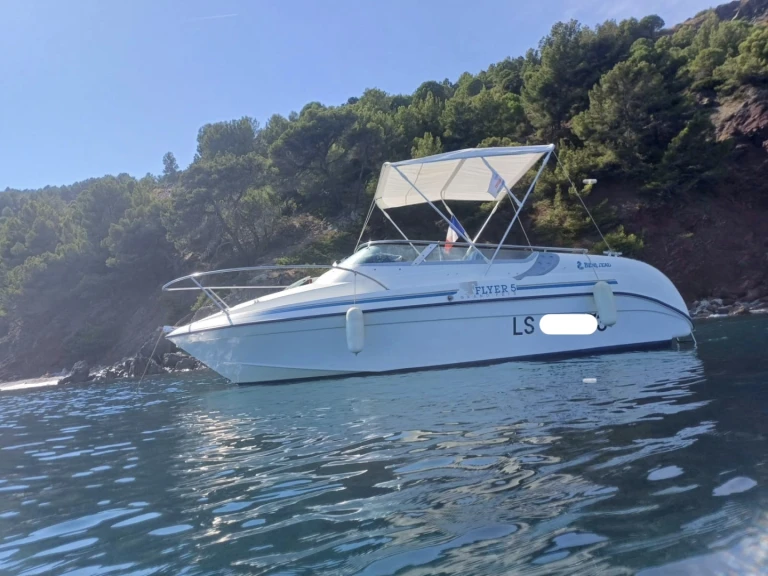 Motorboat hire in France - Bénéteau Flyer 5 Grand Prix