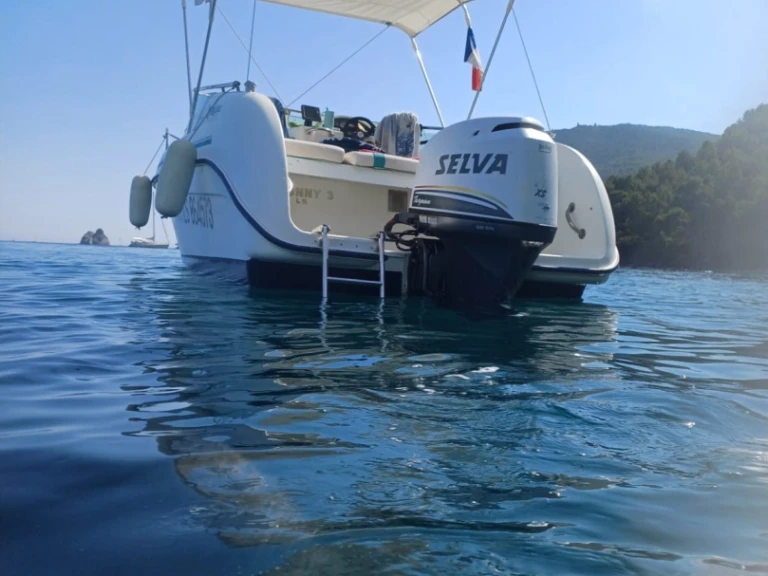 Yacht hire France cheap Flyer 5 Grand Prix