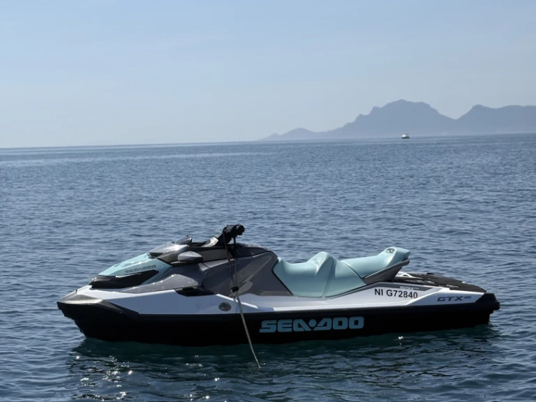 Jet ski to hire Antibes at the best price