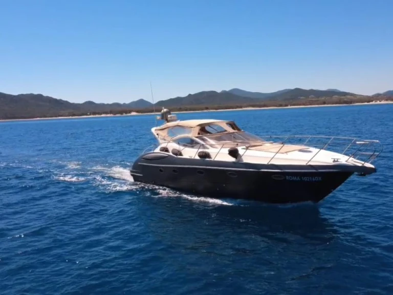 Motorboat hire in San Teodoro - Azimut Atlantis 42