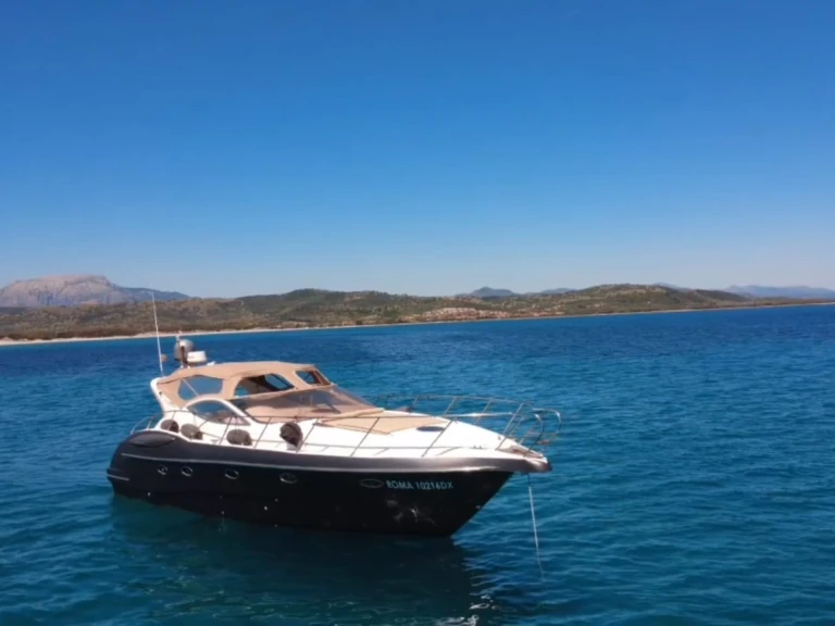 Motorboat to hire San Teodoro at the best price