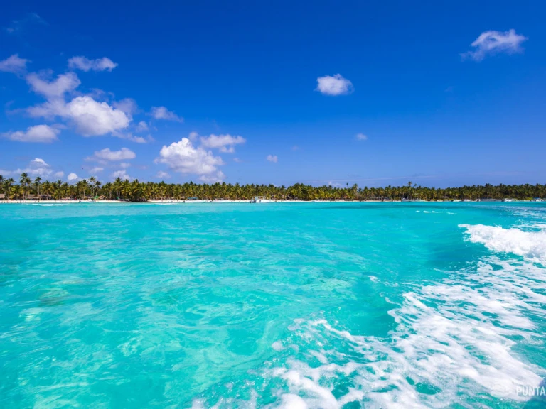 Luxury Yacht to hire La Romana at the best price
