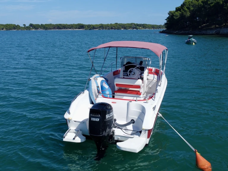 Hire Motorboat tancredi with a boat licence