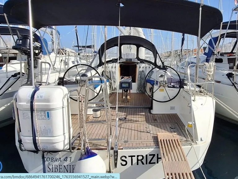 Hire a Cobra 411 Trogir