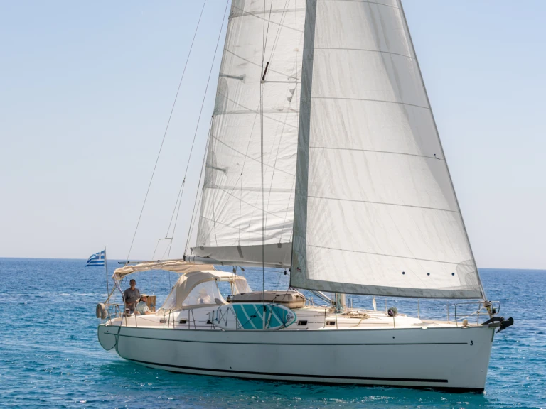 Sailboat to hire Kallithea at the best price