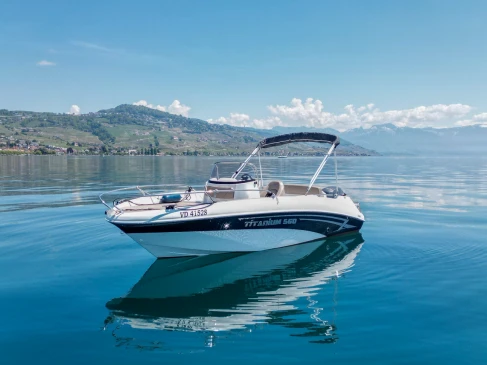 Yacht charter Pully - Titanium 560 Open on SamBoat