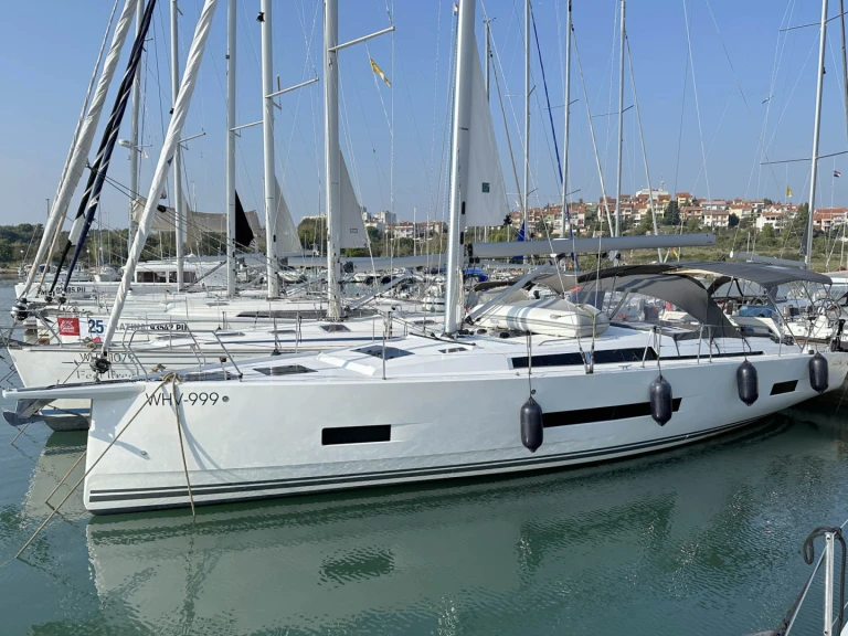 Charter a Hanse Hanse 460 in Pula on Samboat