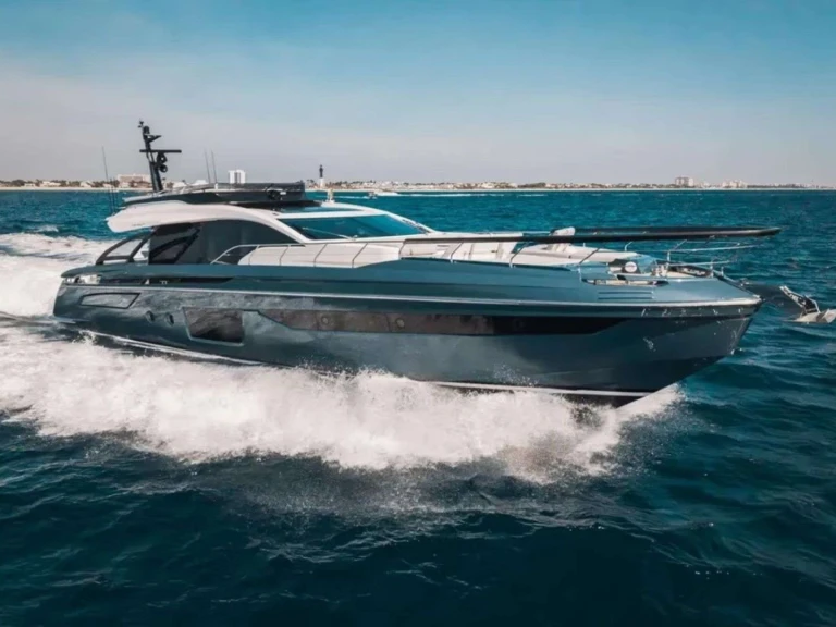 Hire a Azimut Six Seven Miami