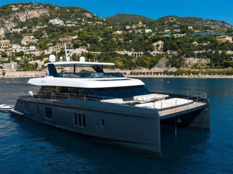 Luxury Yacht to hire French Riviera at the best price