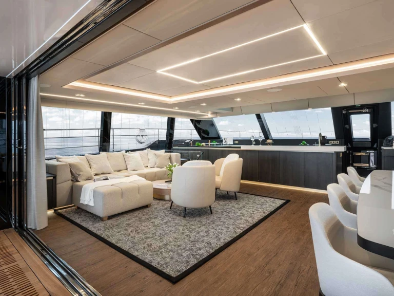 Hire a Sunreef MANTA French Riviera