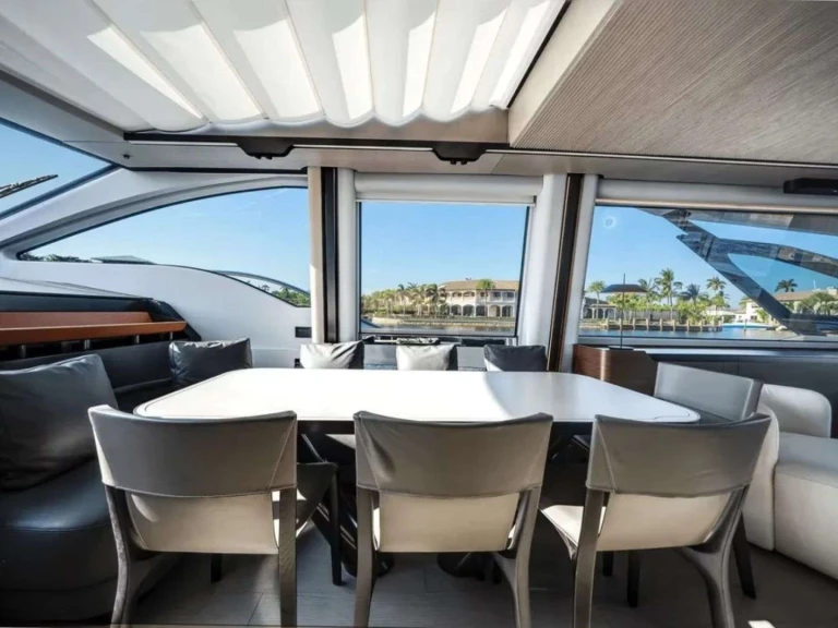 Yacht hire Miami cheap Six Seven