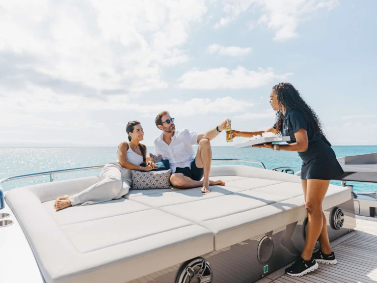 Luxury Yacht hire in Nassau - Pershing TIME OFF