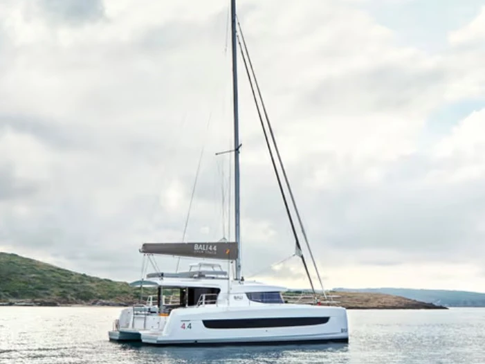 Catamaran hire in Airlie Beach - Bali Bali 4.4