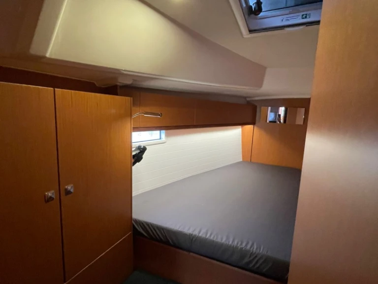 Yacht hire Lávrio cheap Cruiser 46
