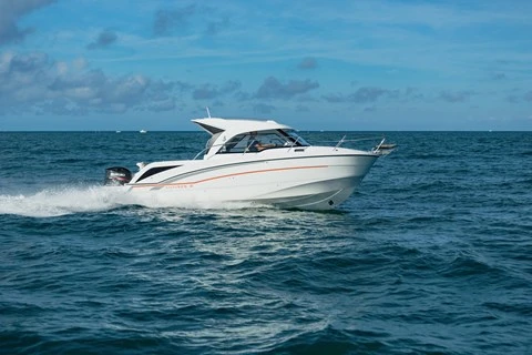 Hire Motorboat Bénéteau with a boat licence