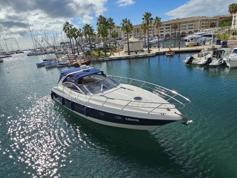 Motorboat hire in Saint-Raphaël - Absolute Yachts absolut 45
