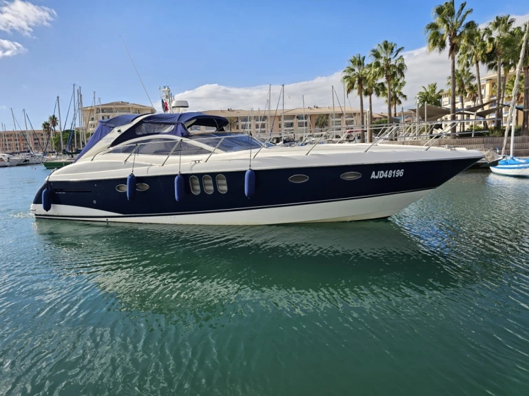 Motorboat to hire Saint-Raphaël at the best price