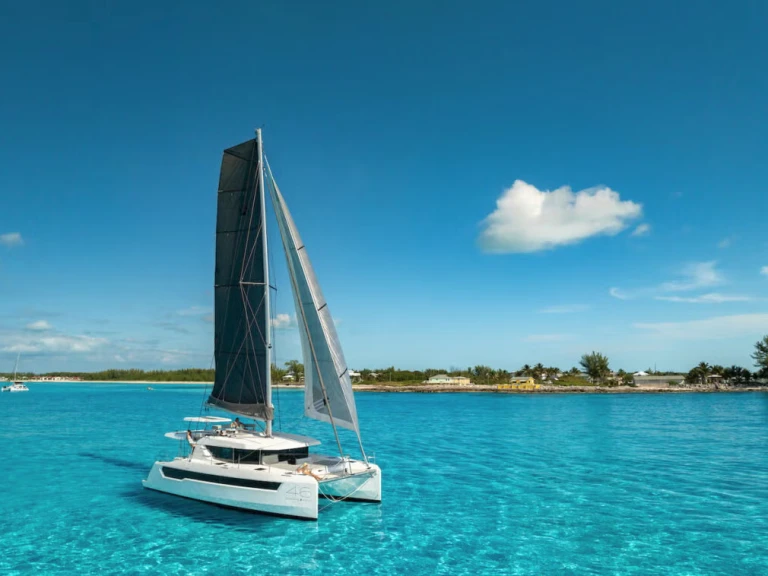 Catamaran hire in Procida - Leopard Catamarans / Robertson & Caine Leopard 46 - 5 cab.