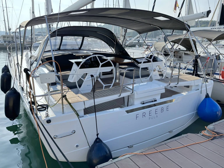 Charter a Hanse Hanse 460 in Pula on Samboat