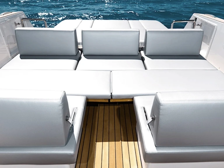 Hire a Fjord Fjord 52 Open Port de Saint Tropez