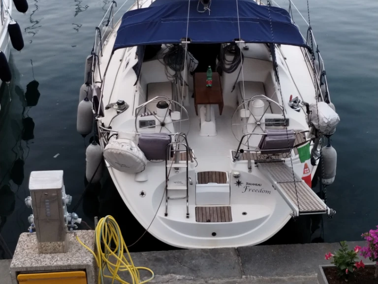 Hire a Jeanneau Sun Odyssey 40 Marina Lido