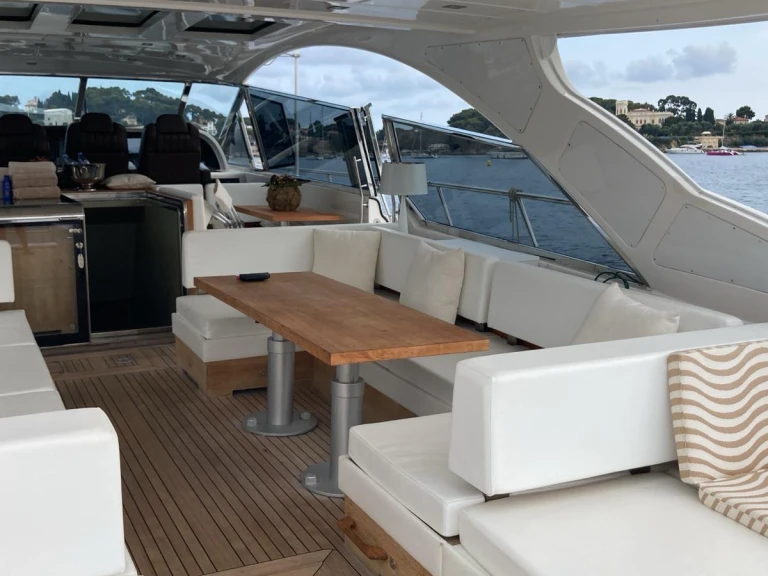 Yacht charter Cannes - Overmarine S.p.a mangusta 80 on SamBoat
