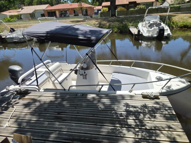 Yacht hire France cheap FM16