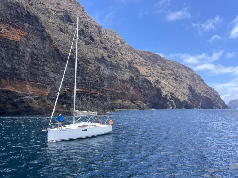 Hire a Jeanneau Sun Odyssey 349 Performance Porto do Funchal