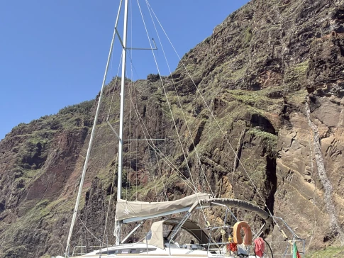 Hire Sailboat with or without skipper Jeanneau Porto do Funchal