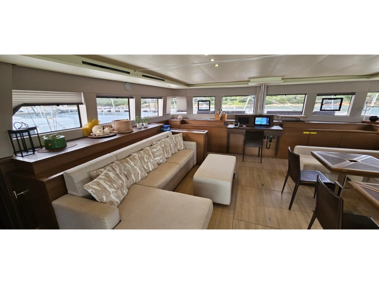 Yacht charter Olbia - Lagoon Lagoon 620 on SamBoat