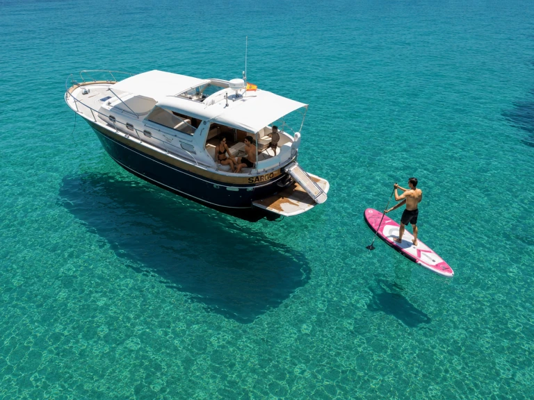 Yacht hire Mahon Port cheap 100 comfort
