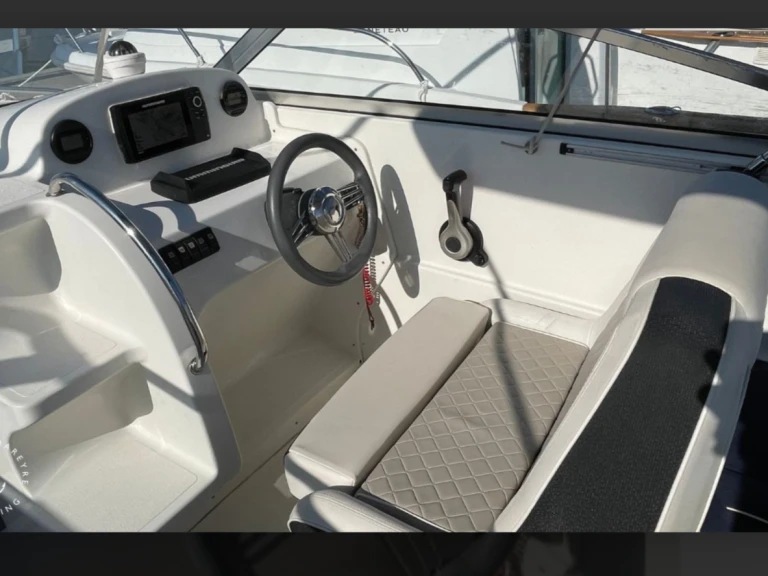 Pacific Craft Pacific Craft 690 DC charter bareboat or skippered in  Pornichet