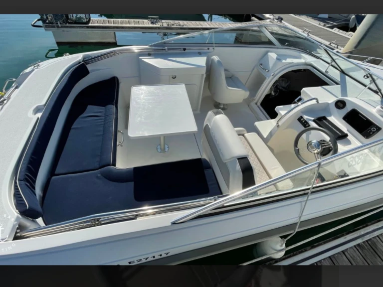 Yacht charter Pornichet - Pacific Craft Pacific Craft 690 DC on SamBoat