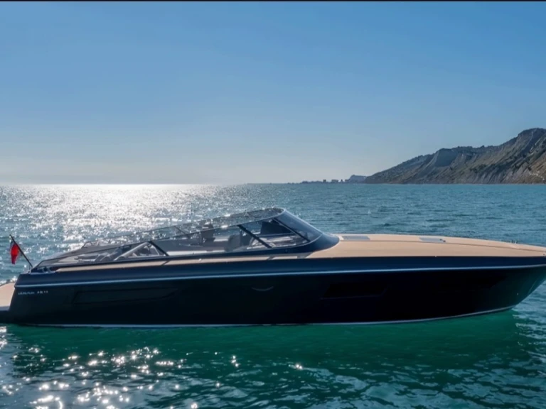 Yacht charter Castellammare di Stabia - Itama Itama 45 on SamBoat