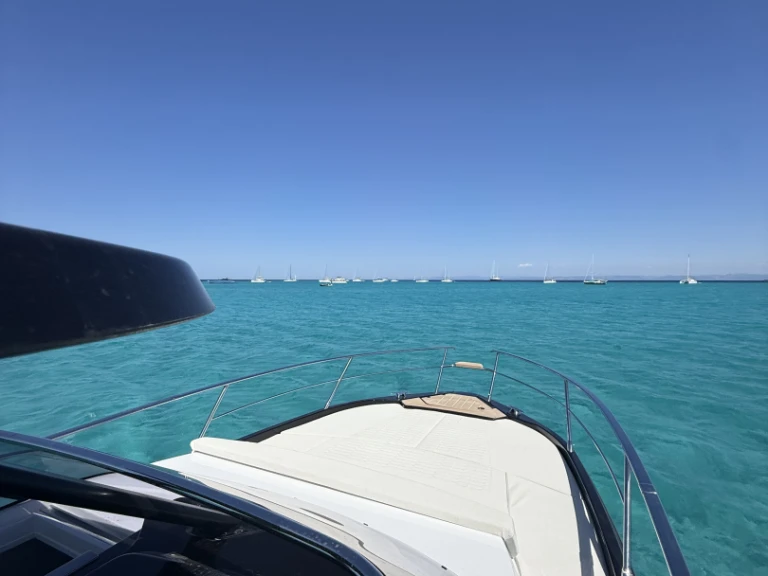 Charter a Idea Marine Idea 100 in Porto Cervo on Samboat