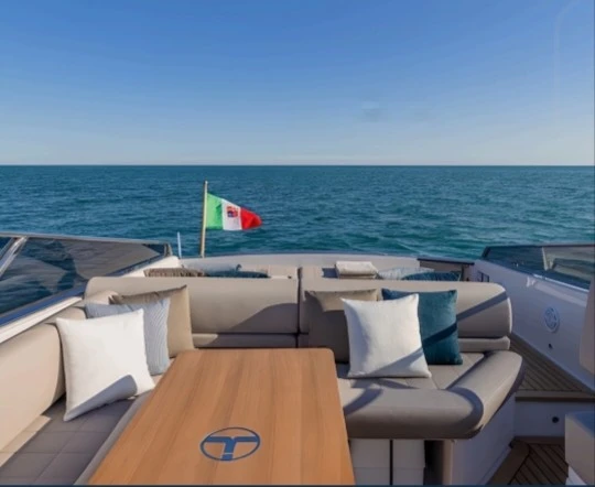 Luxury Yacht hire in Castellammare di Stabia - Itama Itama 45