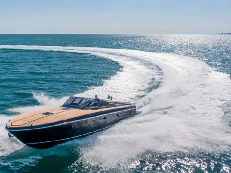 Yacht charter Castellammare di Stabia - Itama Itama 45 on SamBoat