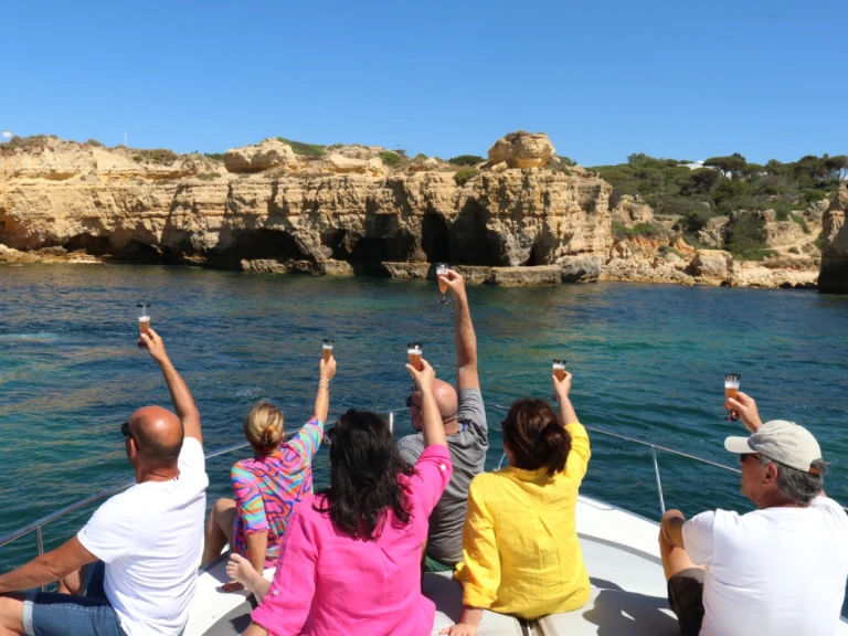 Hire a Pershing Pershing 43 HT Albufeira