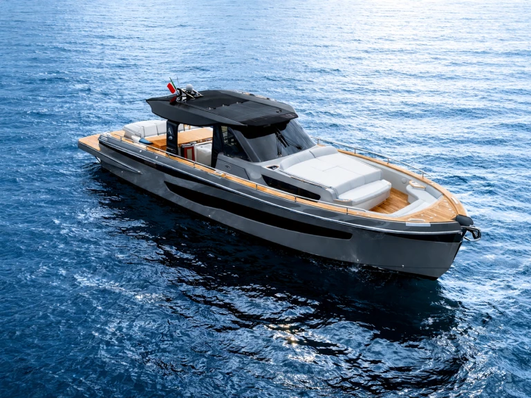 Charter a italyure 50 in Castellammare di Stabia on Samboat