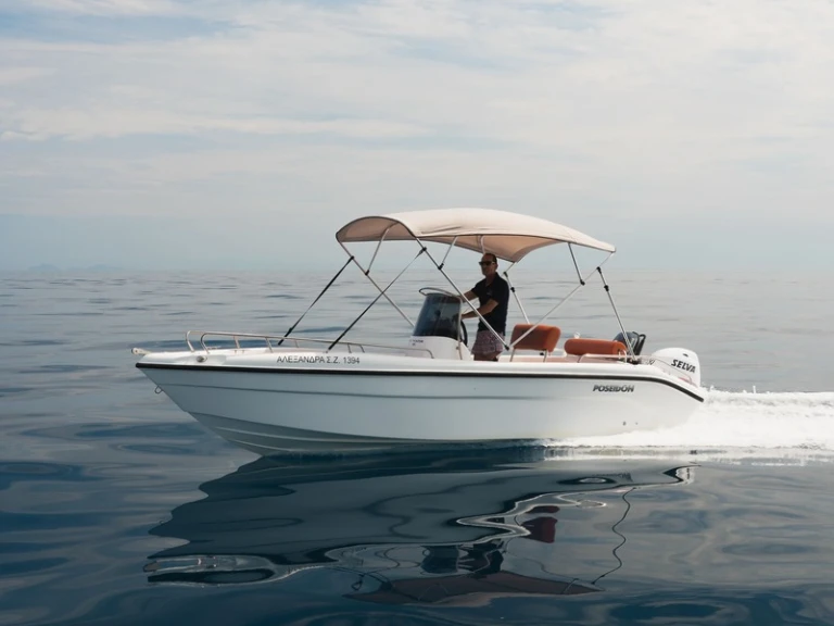 Hire Motorboat Poseidon with a boat licence
